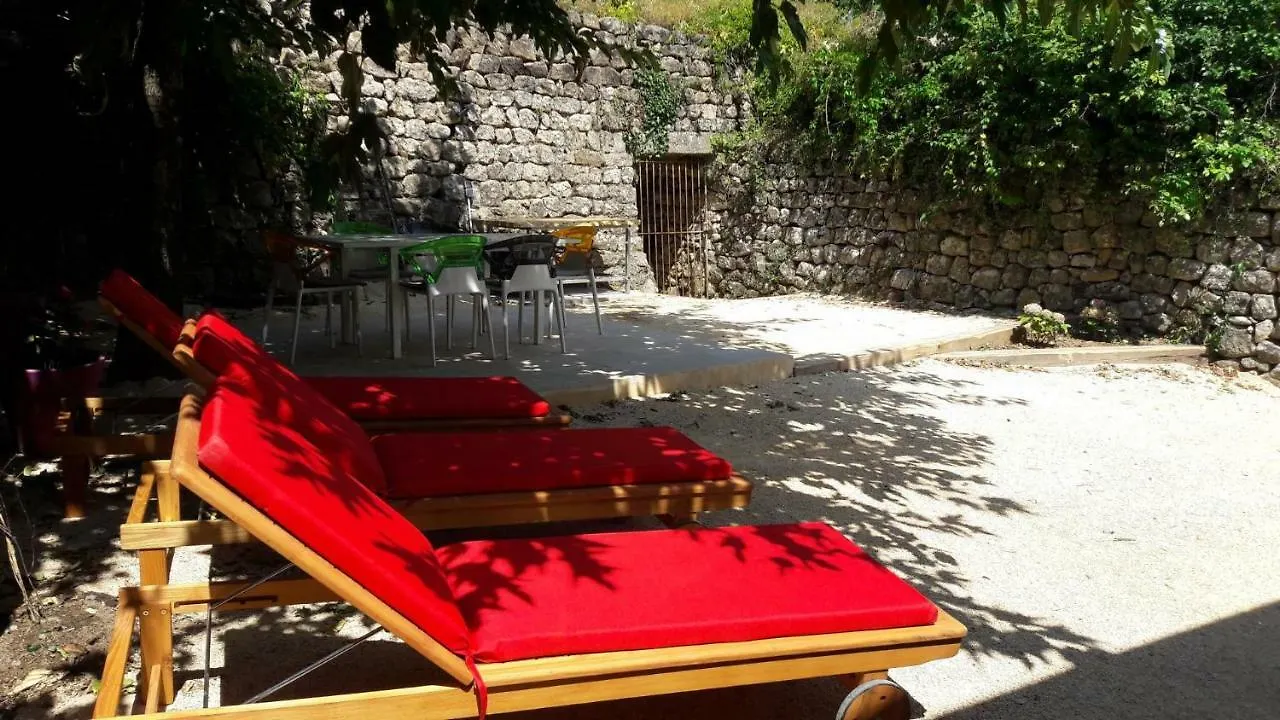 Domaine Des Hauts De Vernon Vernon  0*, Vernon (Ardeche)